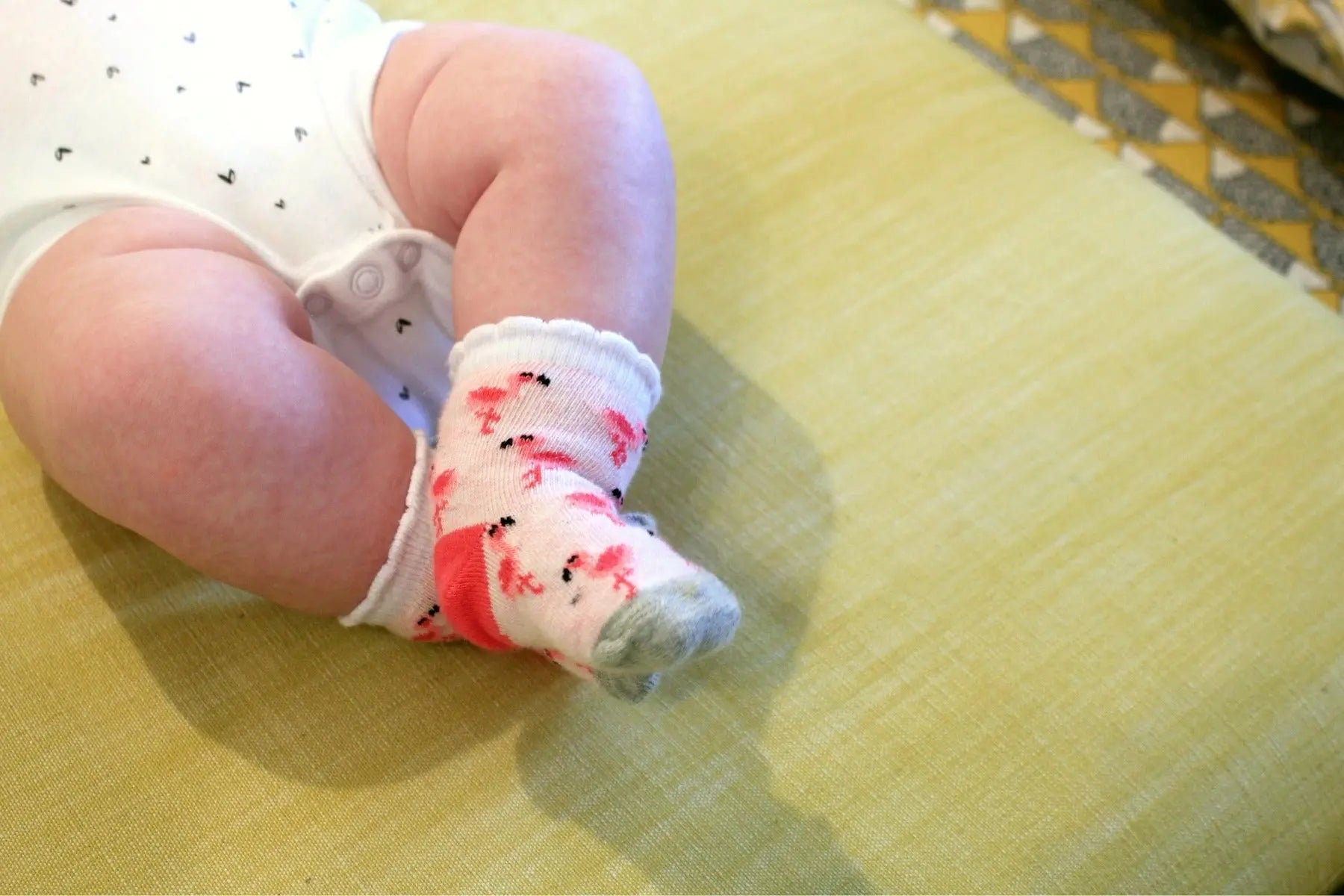 Baby Socken 5 Paar, FLO THE FLAMINGO Rosa Flamingos, 0-12 Monate, mit Geschenkbox von guteszeug.ch