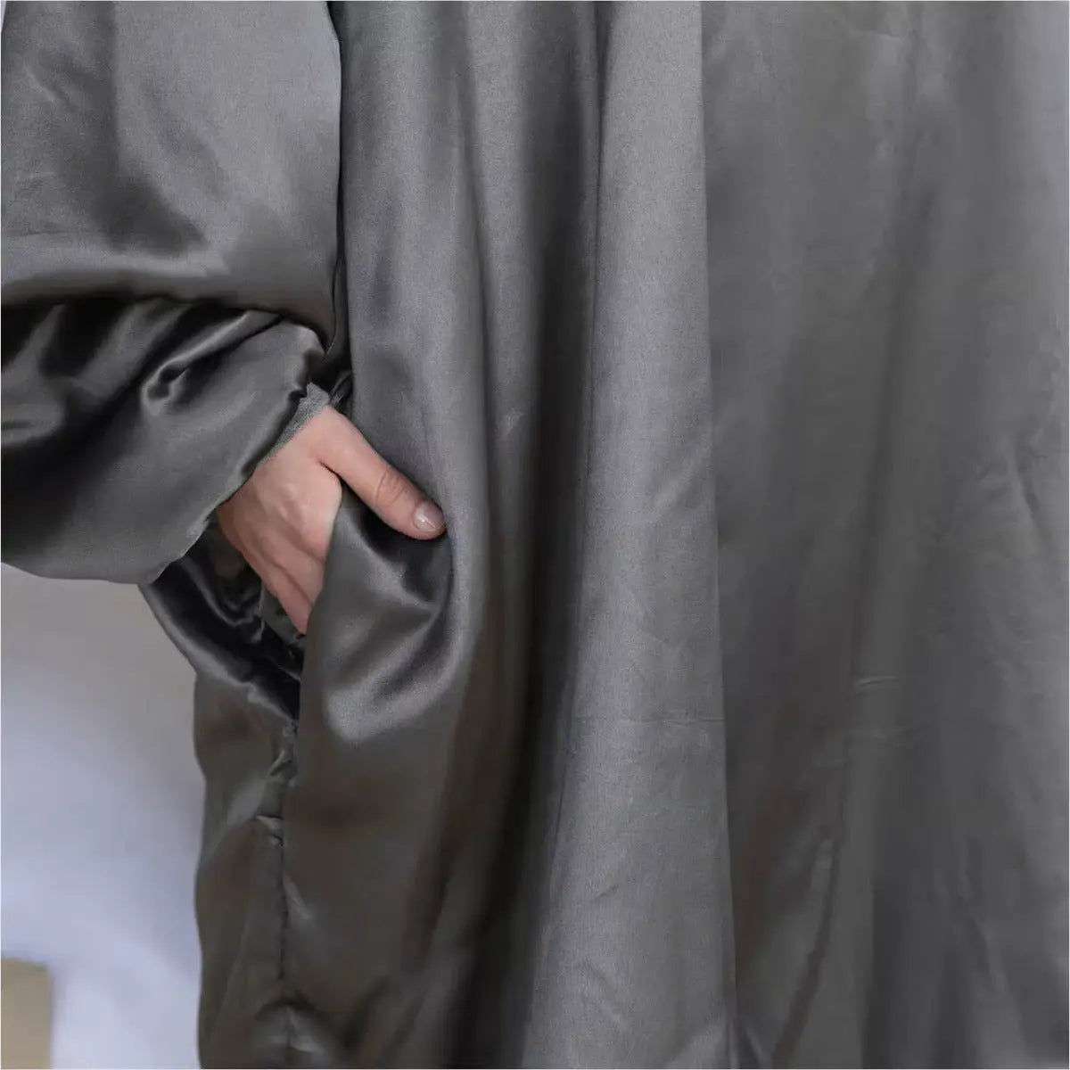 Satinhoodie Glazey Anthrazit von Kitsch