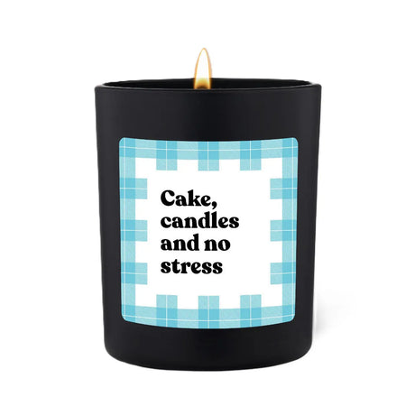 Duftkerze Schwarz Flowery Cake, candles and no stress von ChattyCandles