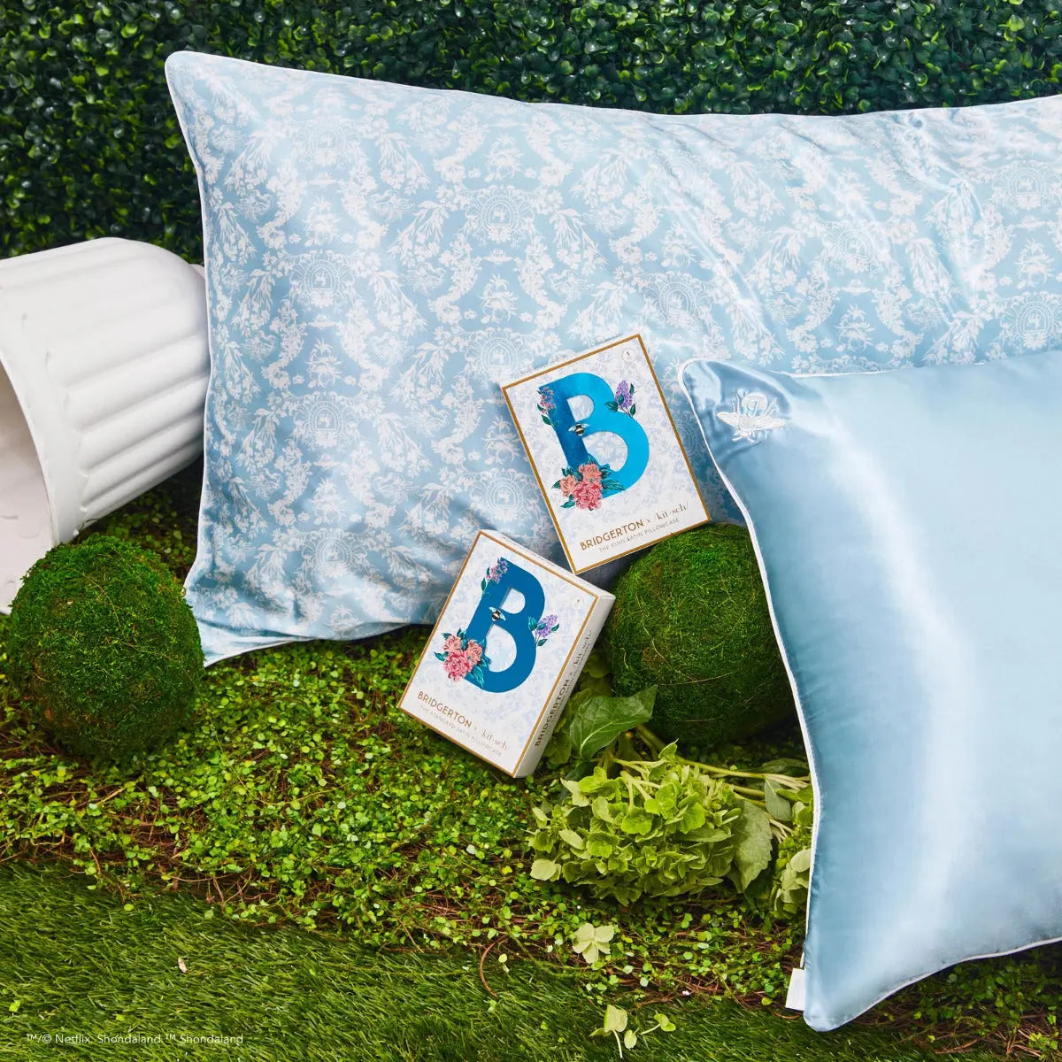 Satin Kissenbezug King Bridgerton Toile de Blue von Kitsch