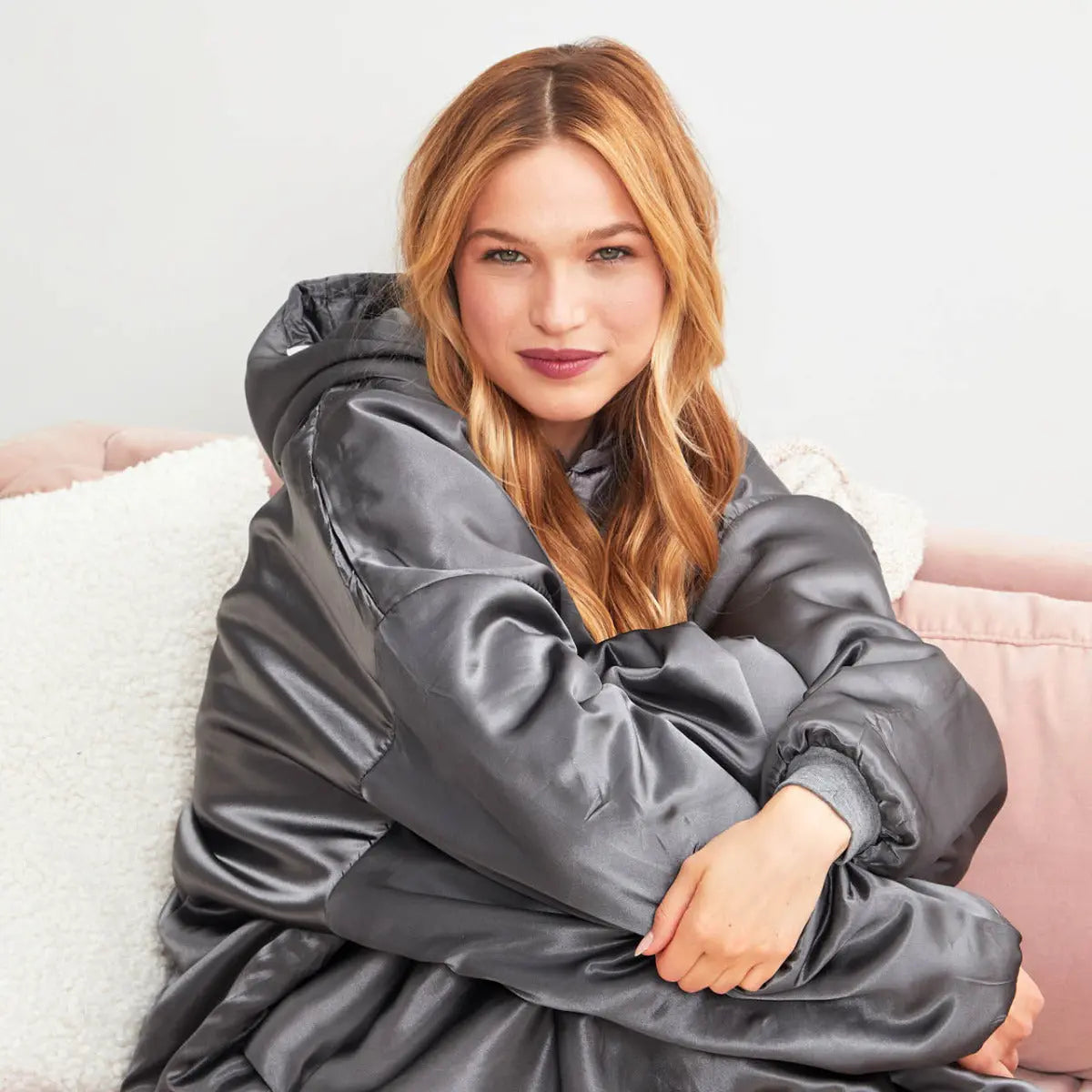 Satinhoodie Glazey Anthrazit von Kitsch