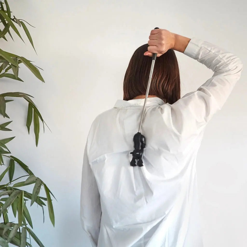 Rückenkratzer Neugierige Katze Bis 45cm Schwarz von Balvi