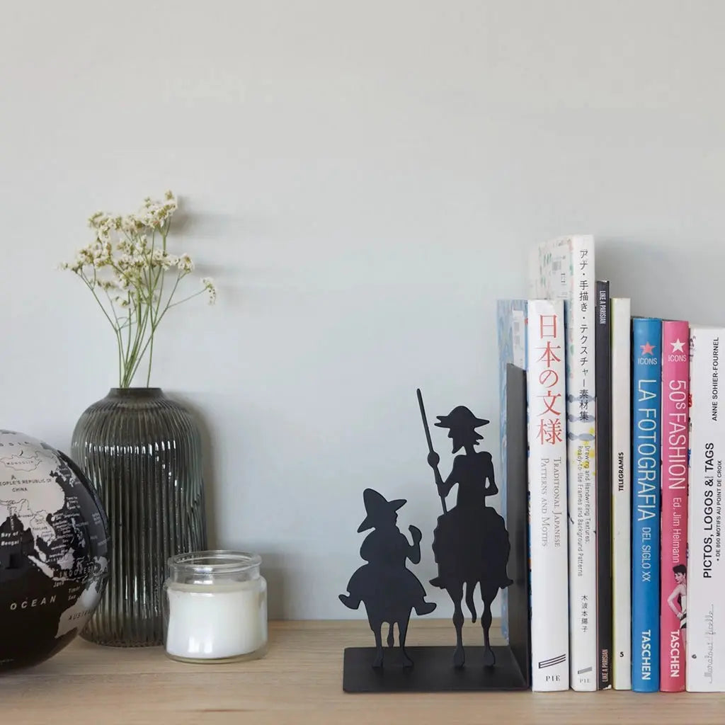Buchstütze Don Quijote Schwarz von guteszeug.ch