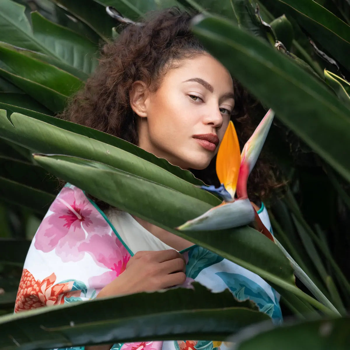 Strandtuch XXL Mikrofaser schnelltrocknendes Badetuch 200x90cm Tropic Flowers von Fit-Flip
