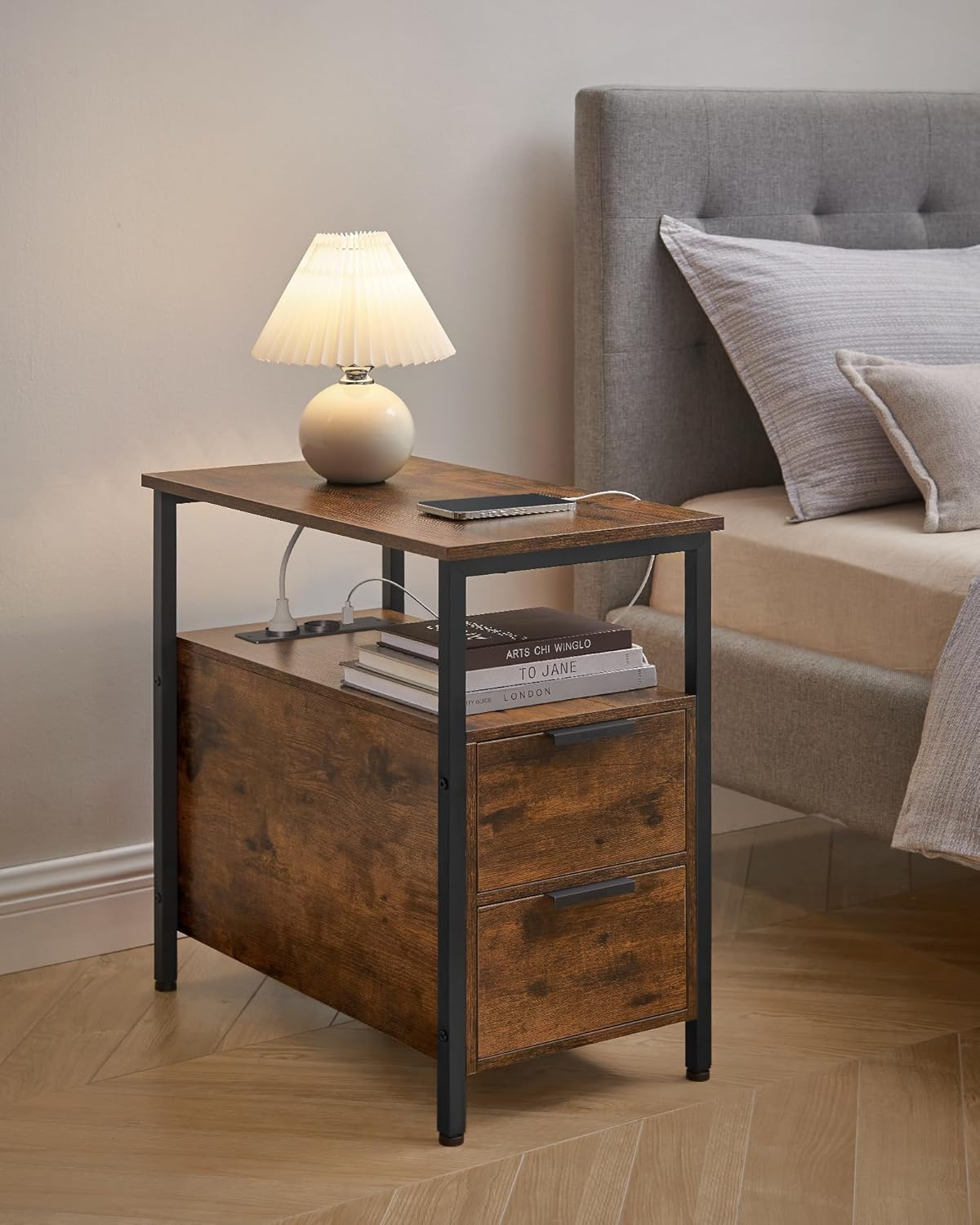 Beistelltisch mit Steckdosenleiste Vintagebraun-Schwarz von Songmics