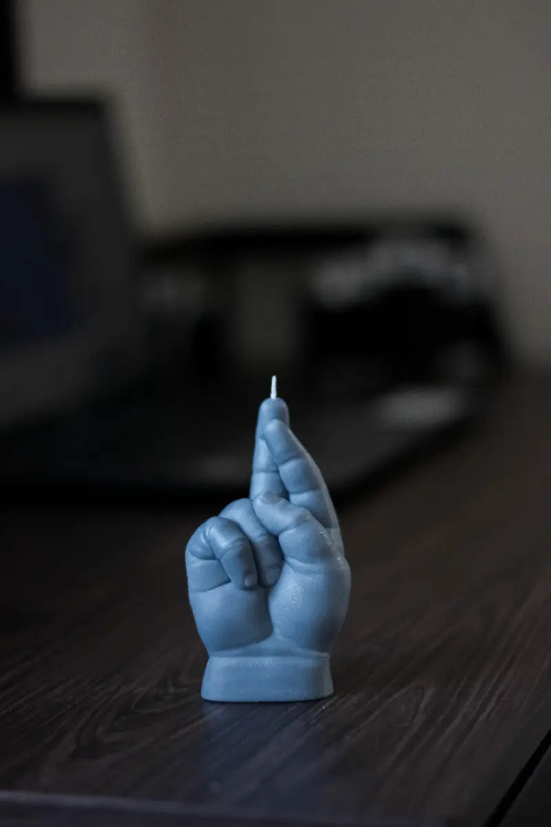 Baby Crossed Fingers Grün von Candle Hand