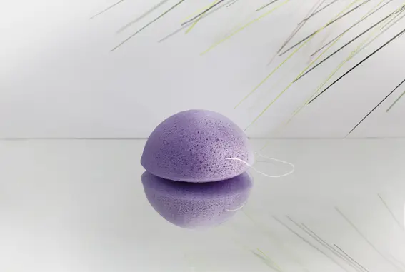 Konjac Schwamm Lavendel, bei entzündeter und irritierter Haut von Nawemo
