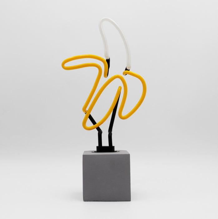 Glas Neon Tischlampe mit Betonsockel - Banane von Locomocean