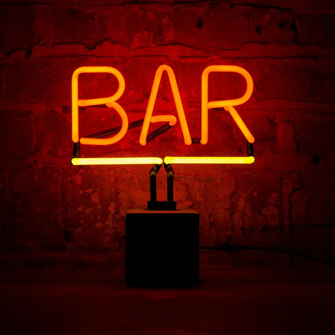 Glas Neon Tischlampe mit Betonsockel - BAR von Locomocean