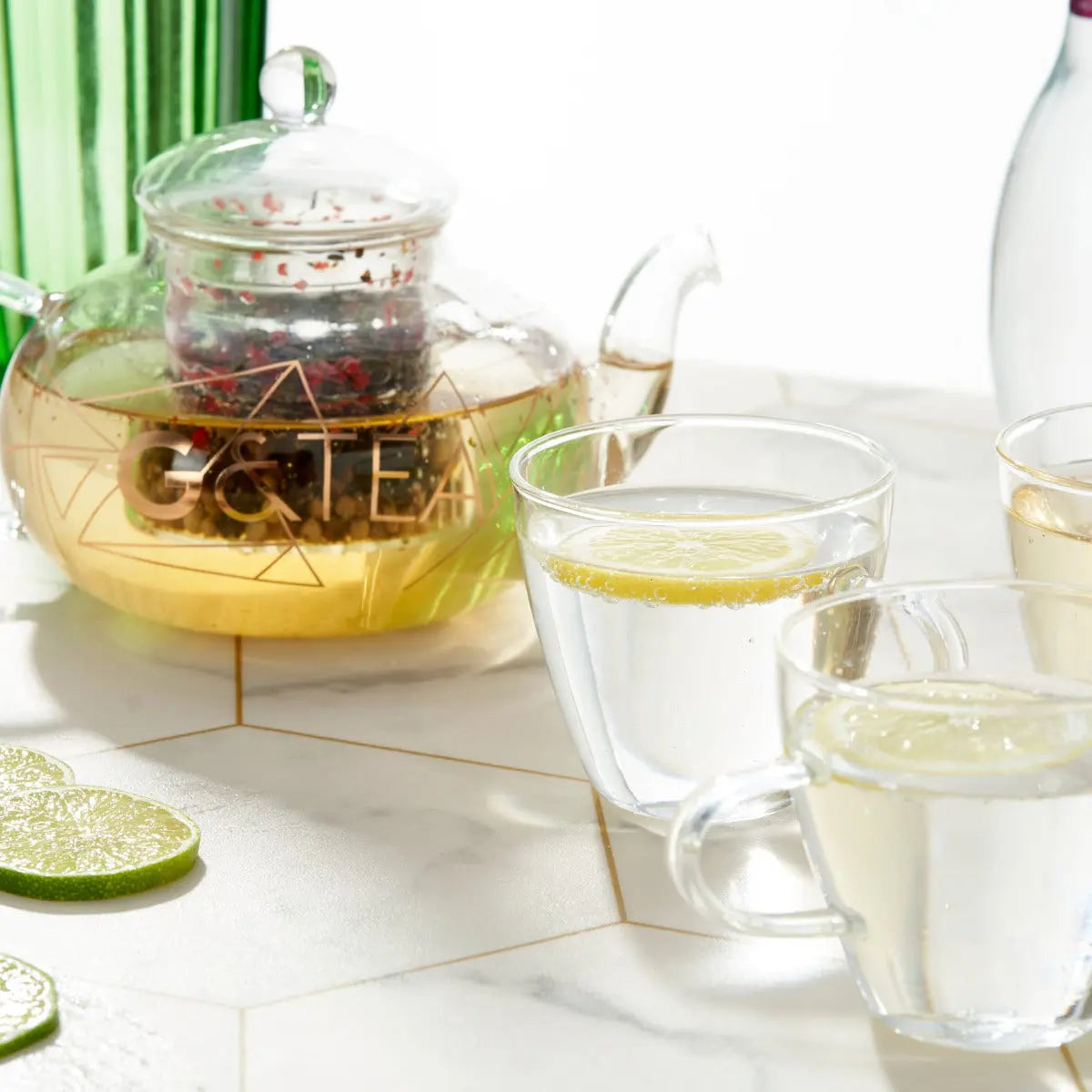 Gin Teekrug aus Glas mit Tassen von Oak & Steel