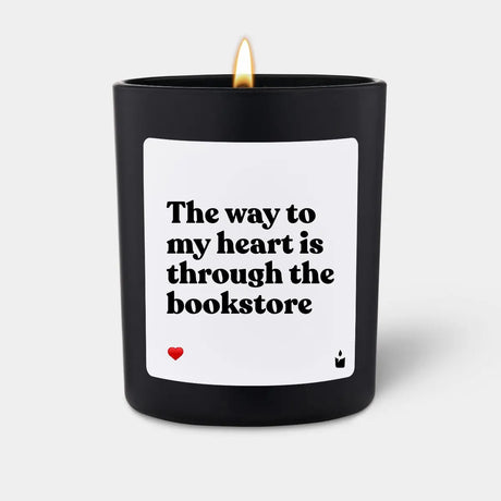 Duftkerze Schwarz Woody The way to my heart is through the bookstore von ChattyCandles