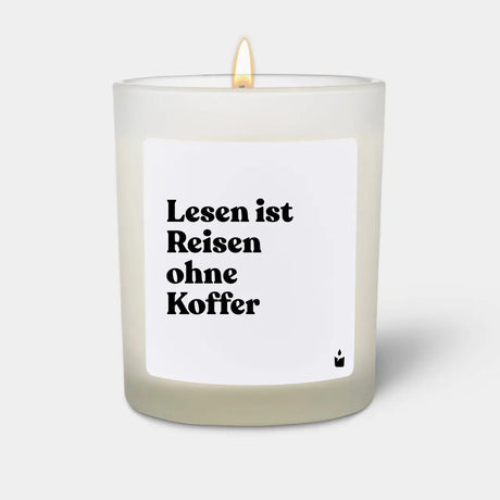 Duftkerze Weiss Woody Lesen ist Reisen ohne Koffer von ChattyCandles