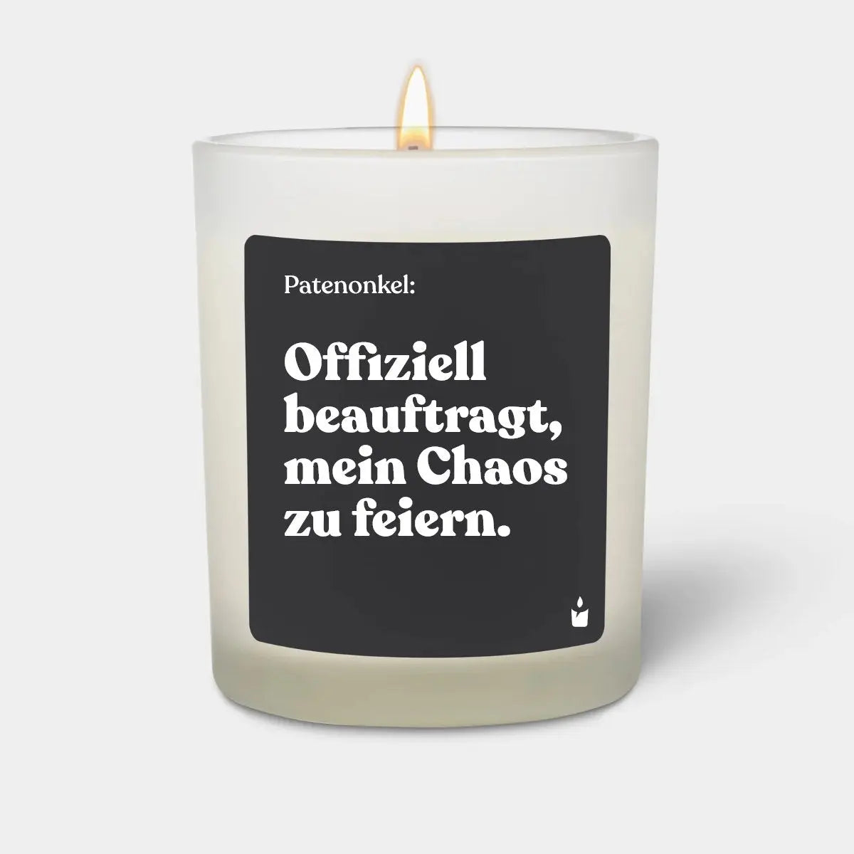 Duftkerze Weiss Woody Patenonkel: Offiziell beauftragt, mein Chaos zu feiern. von ChattyCandles
