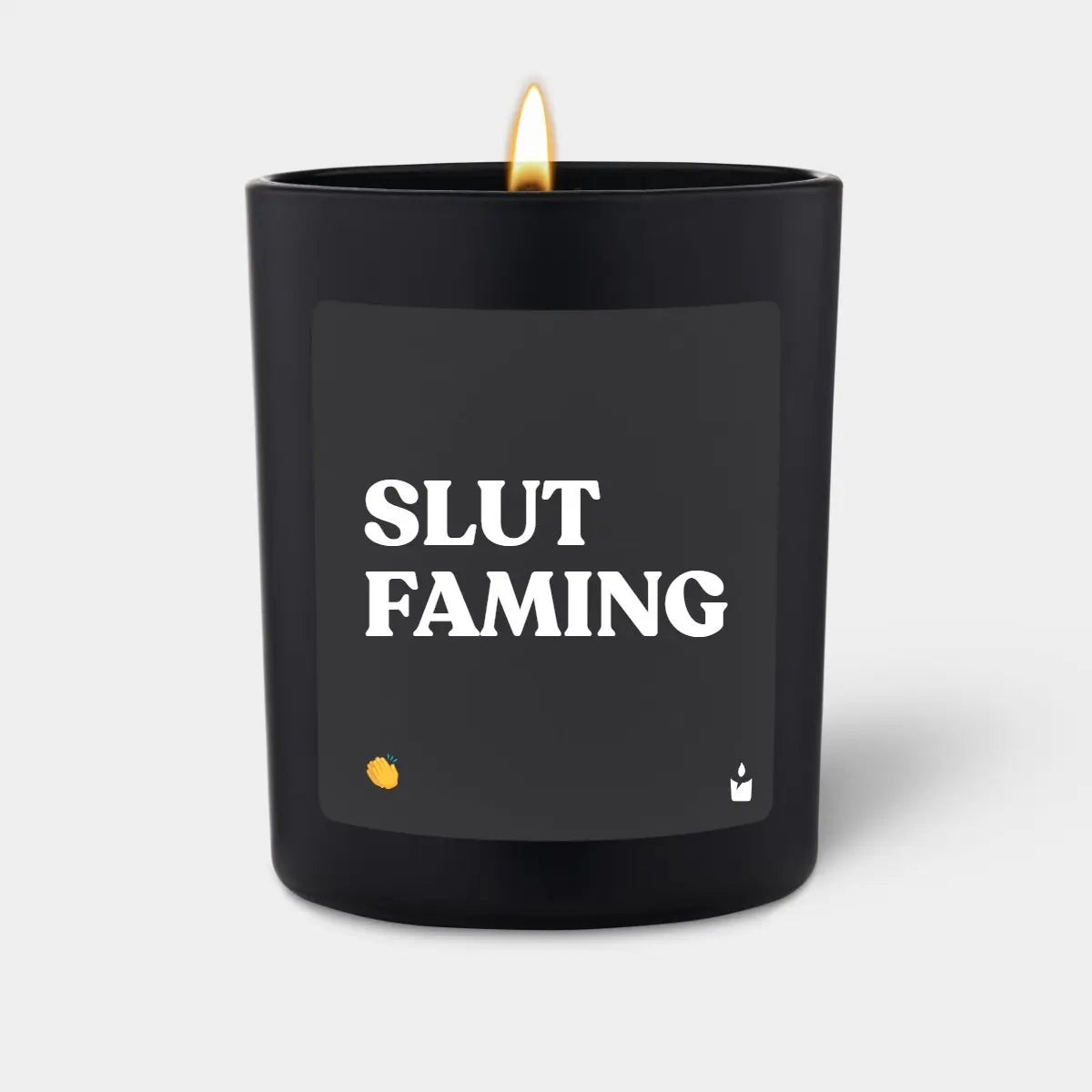 Duftkerze Schwarz Woody Slut faming von ChattyCandles