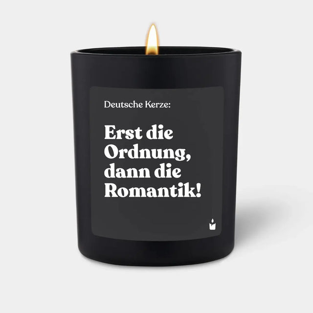 Duftkerze Schwarz Woody Erst die Ordnung, dann die Romantik! von ChattyCandles