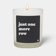 Duftkerze Weiss Woody just one more row von ChattyCandles