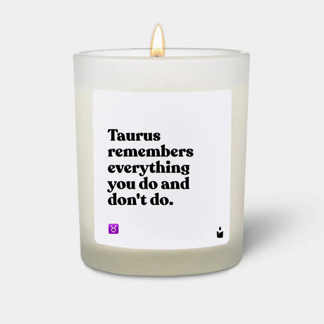 Duftkerze Weiss Woody Taurus remembers everything you do and don't do. von ChattyCandles