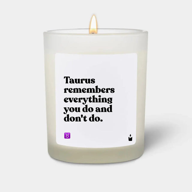Duftkerze Weiss Woody Taurus remembers everything you do and don't do. von ChattyCandles