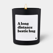 Duftkerze Schwarz Flowery A long distance bestie hug von ChattyCandles