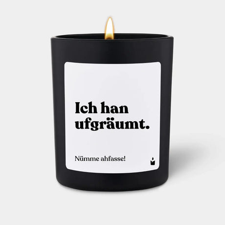 Duftkerze Schwarz Woody Ich han ufgräumt. Nümme ahfasse! von ChattyCandles