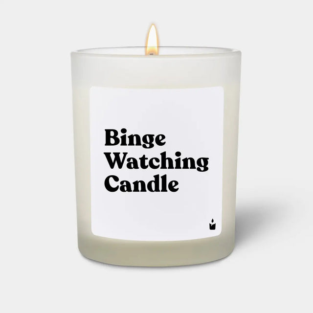 Duftkerze Weiss Woody Binge Watching Candle von ChattyCandles