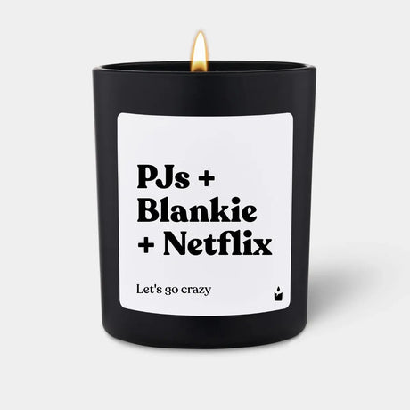 Duftkerze Schwarz Woody PJs + Blankie + Netflix. Let's go crazy von ChattyCandles