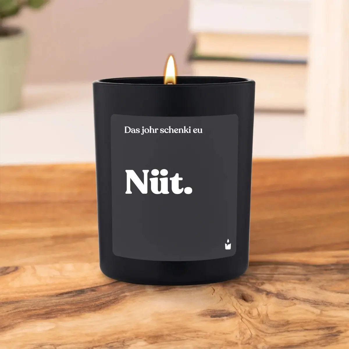 Duftkerze Schwarz Woody Das johr schenki eu Nüt. von ChattyCandles