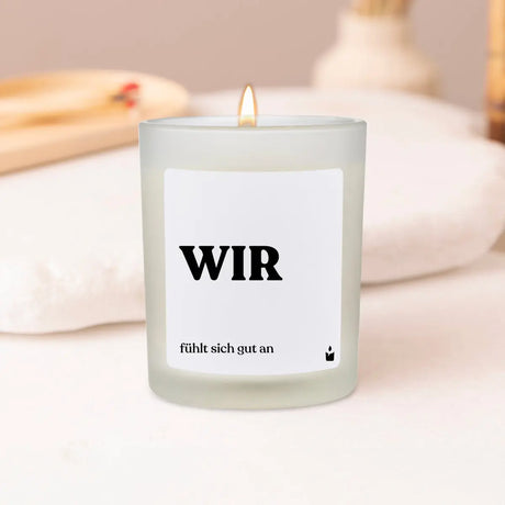 Duftkerze Weiss Woody Wir. Fühlt sich gut an. von ChattyCandles