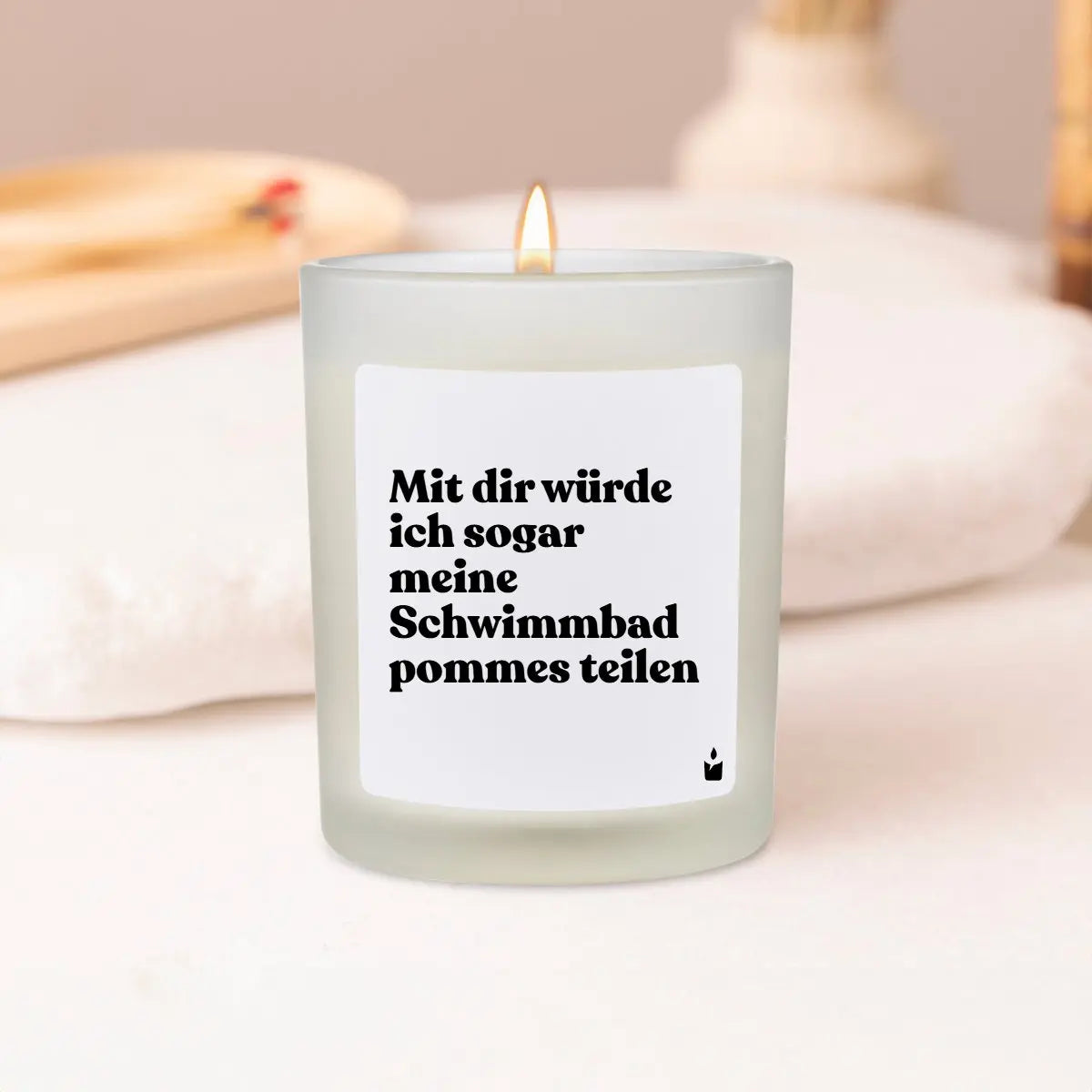 Duftkerze Weiss Flowery Mit dir würde ich sogar meine Schwimmbadpommes teilen von ChattyCandles
