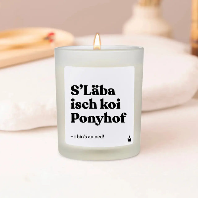 Duftkerze Weiss Flowery S’Läba isch koi Ponyhof von ChattyCandles