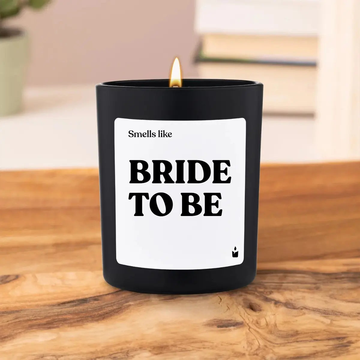 Duftkerze Schwarz Woody Smells like bride to be von ChattyCandles