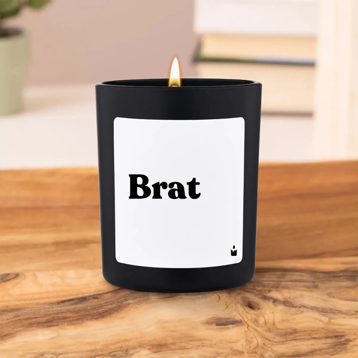 Duftkerze Schwarz Woody Brat von ChattyCandles