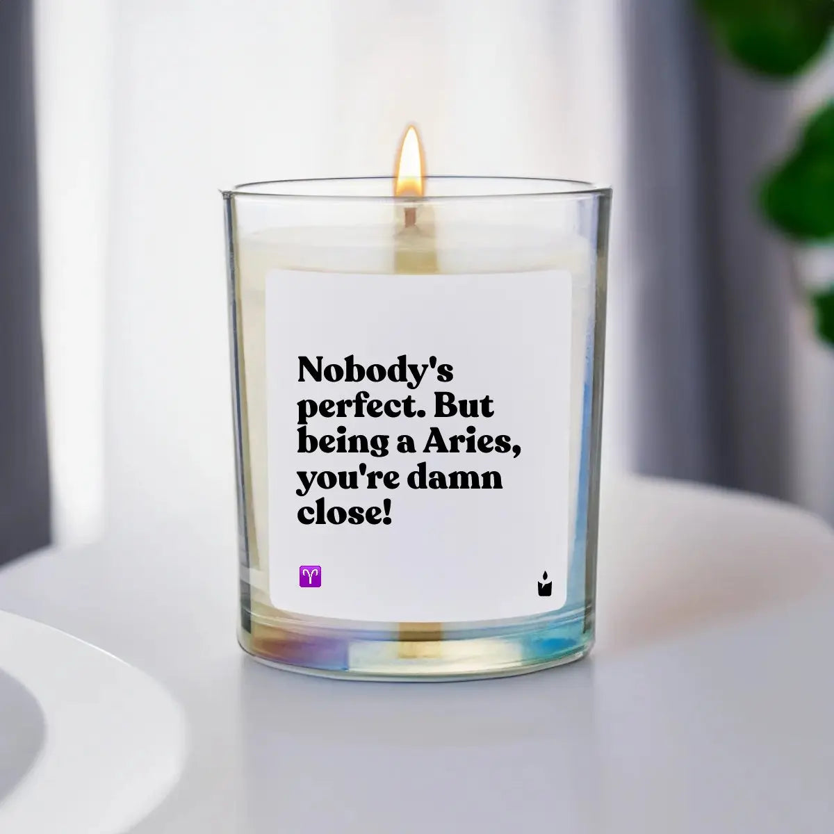 Duftkerze Rainbow Woody Nobody's perfect. But being a Aries, you're damn close! von ChattyCandles