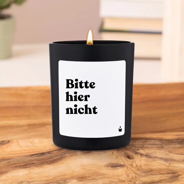 Duftkerze Schwarz Flowery Bitte hier nicht von ChattyCandles