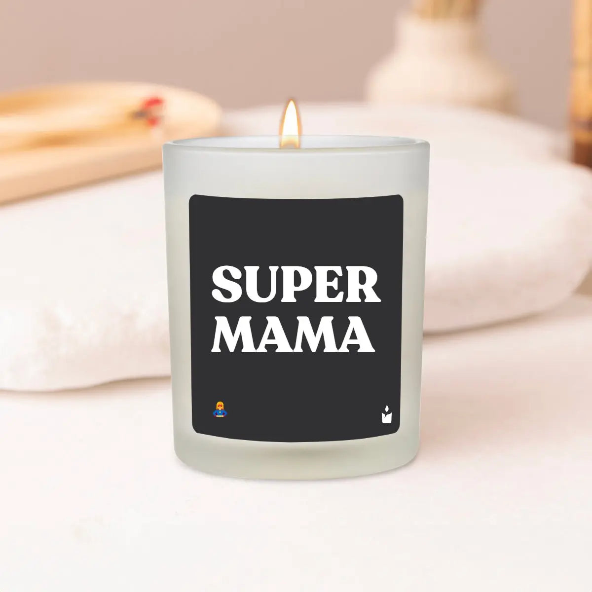 Duftkerze Weiss Woody Super Mama von ChattyCandles