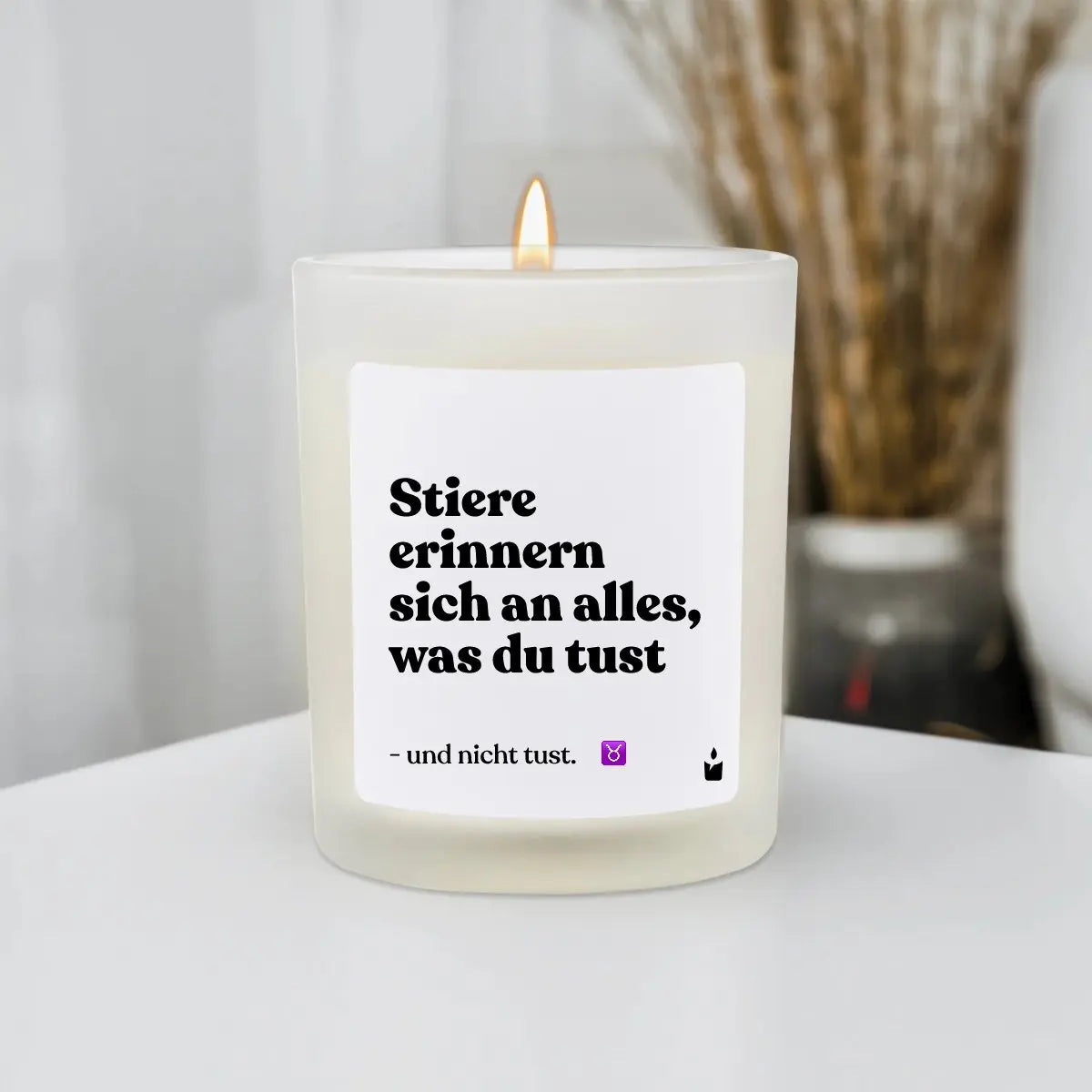 Duftkerze Weiss Woody Stiere erinnern sich an alles, was du tust - und nicht tust. von ChattyCandles