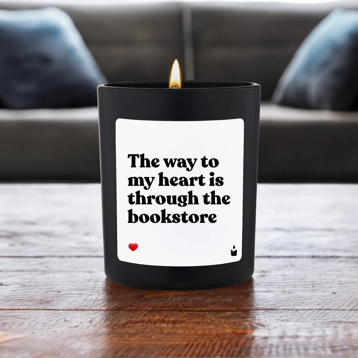 Duftkerze Schwarz Woody The way to my heart is through the bookstore von ChattyCandles