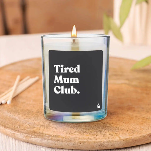 Duftkerze Woody Tired Mum Club. von ChattyCandles