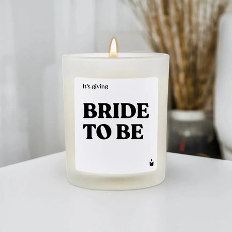 Duftkerze Weiss Flowery It's giving bride to be von ChattyCandles