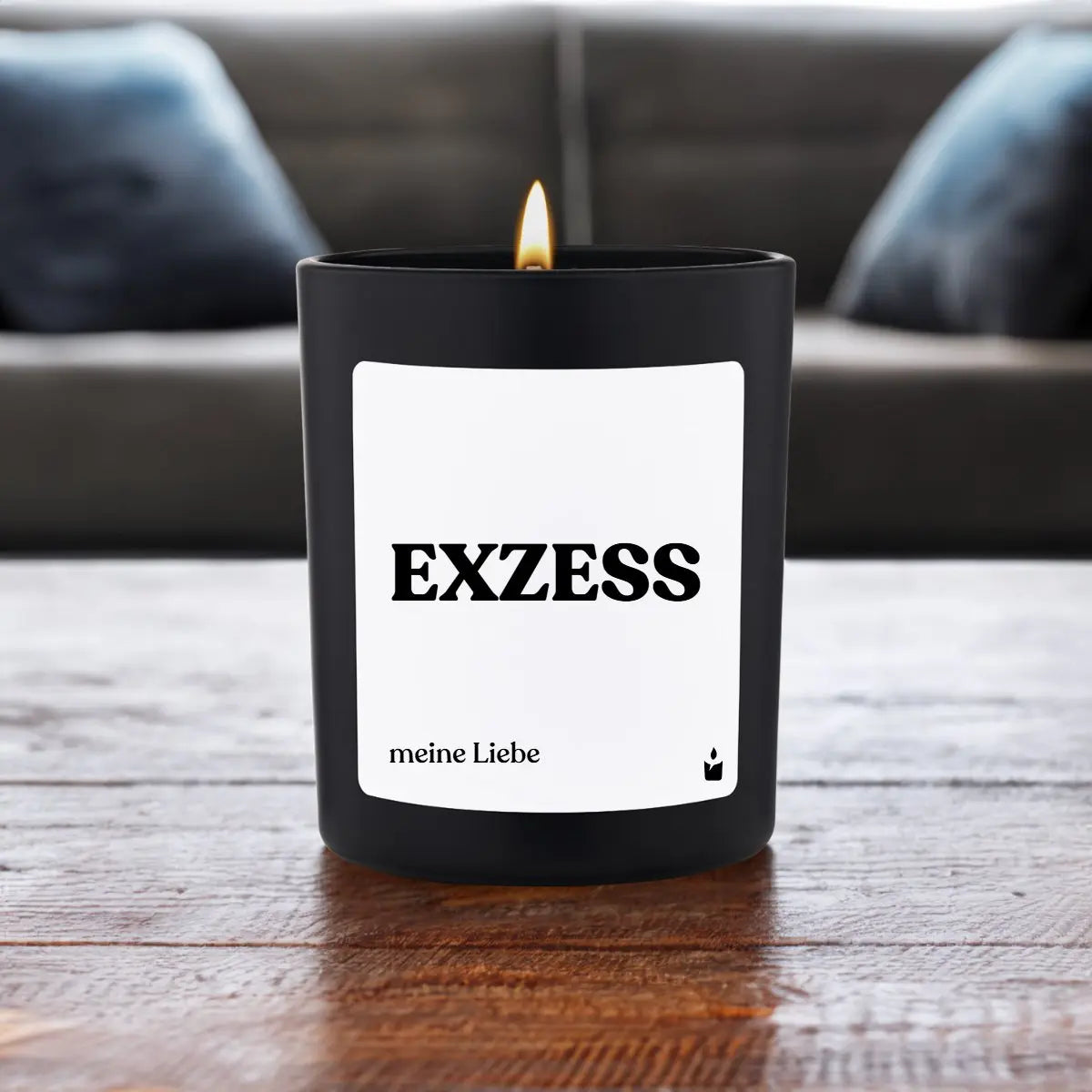 Duftkerze Schwarz Woody Exzess von ChattyCandles