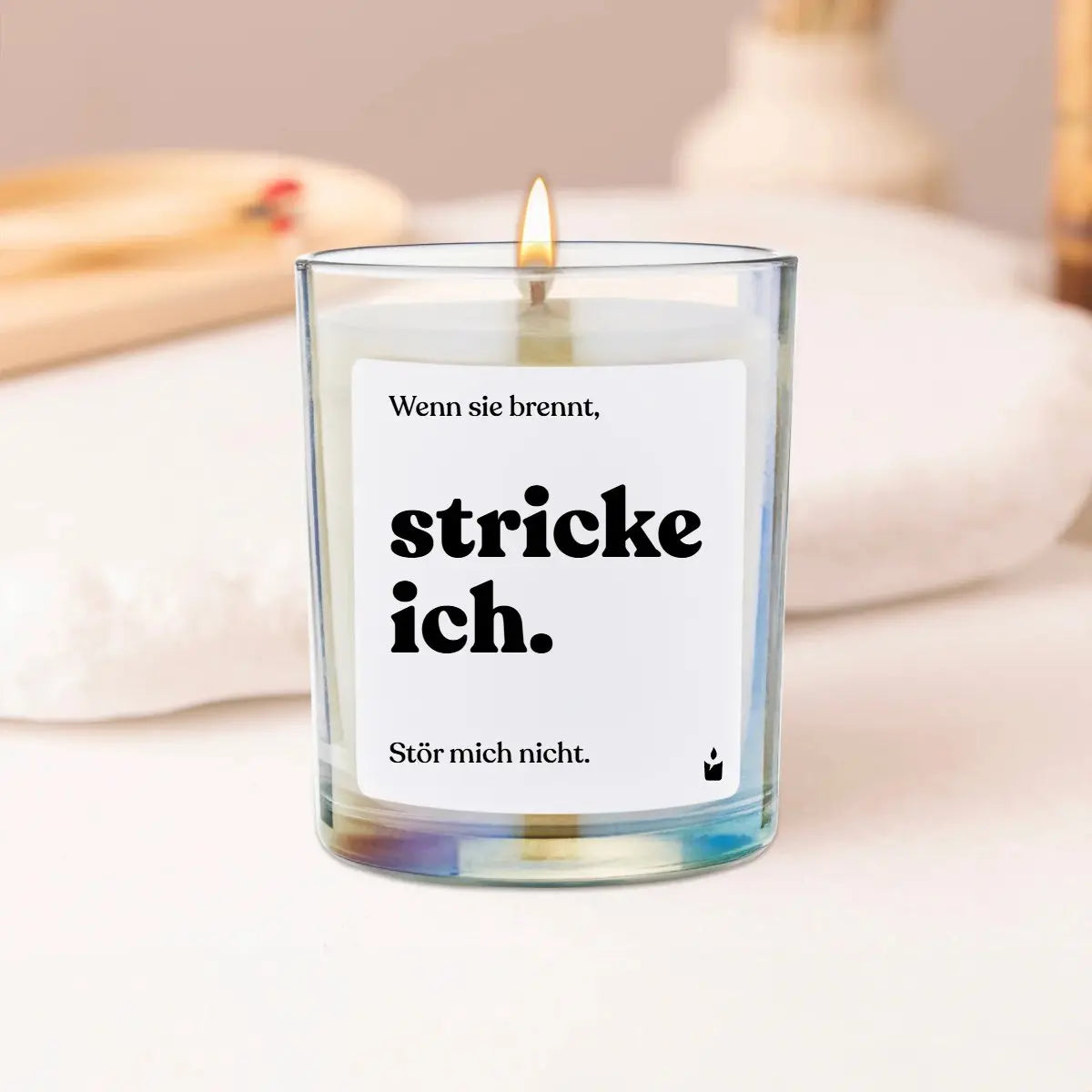 Duftkerze Rainbow Flowery Wenn sie brennt, stricke ich. Stör mich nicht. von ChattyCandles