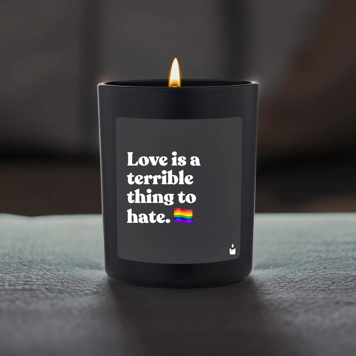Duftkerze Schwarz Flowery Love is a terrible thing to hate. von ChattyCandles