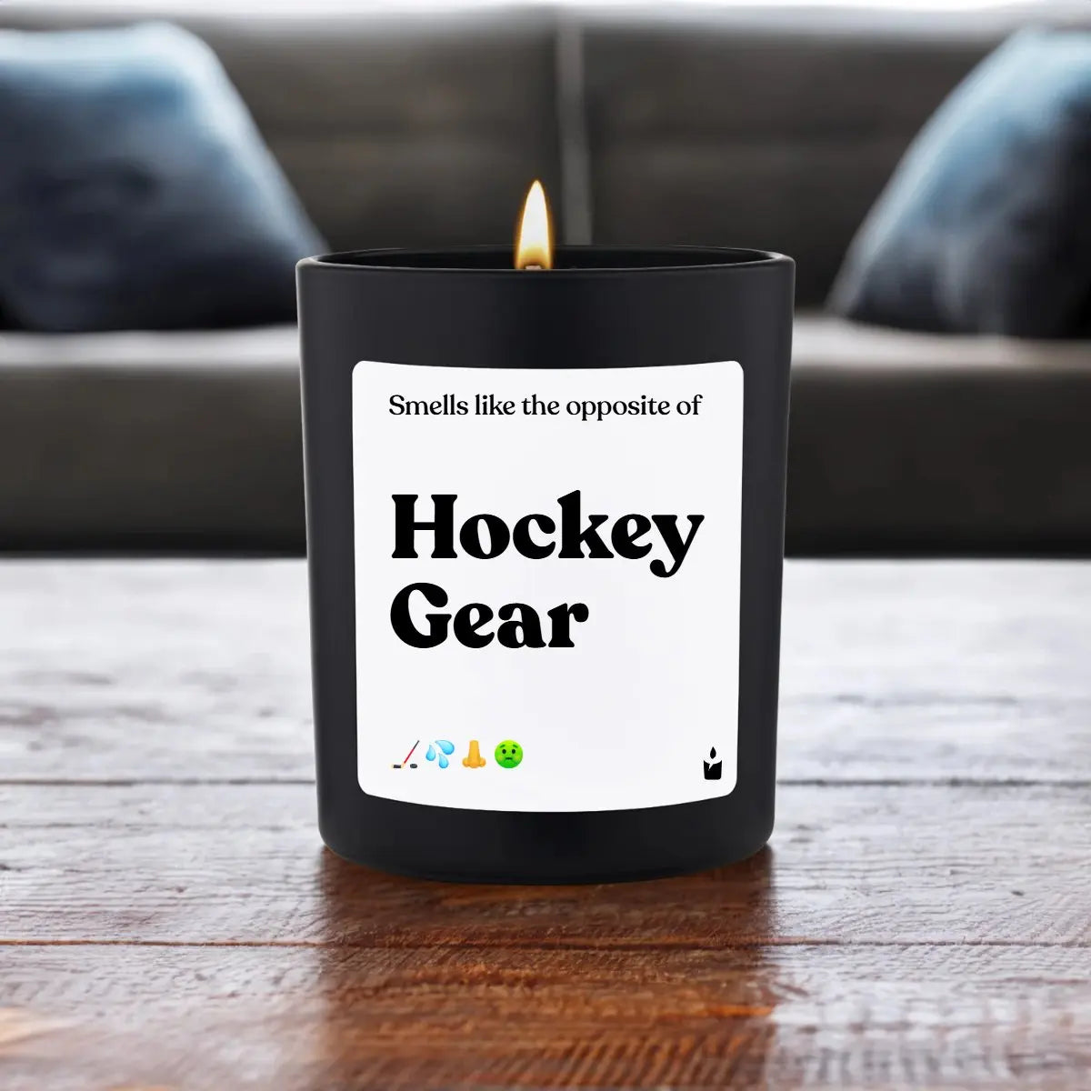 Duftkerze Schwarz Woody Hockey Gear von ChattyCandles