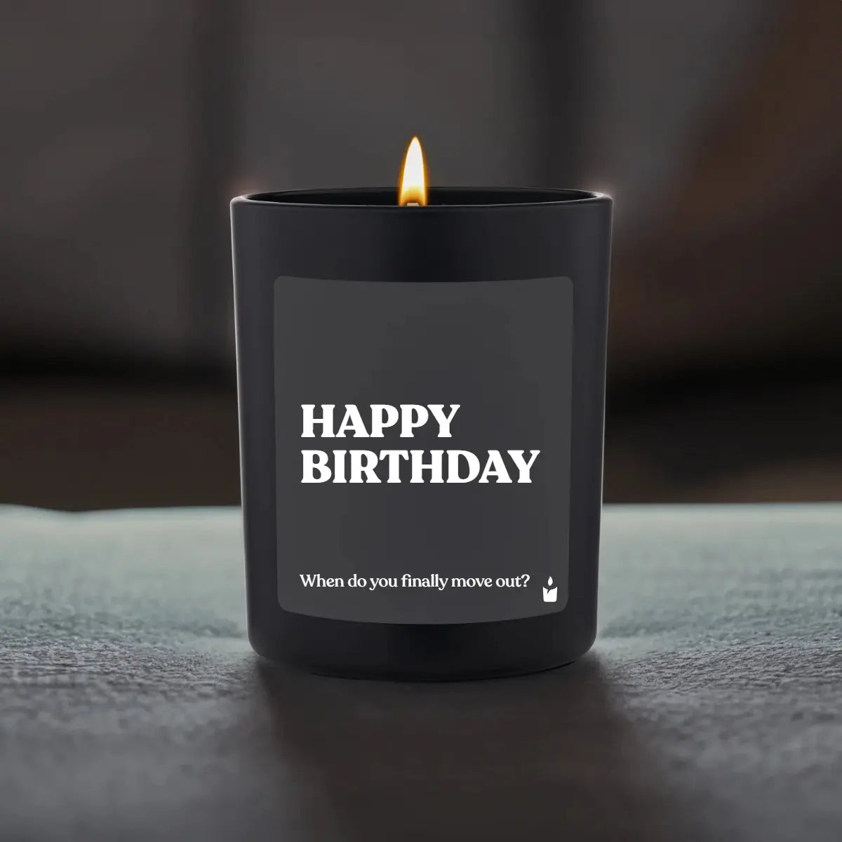 Duftkerze Schwarz Flowery HAPPY BIRTHDAY - When do you finally move out? von ChattyCandles
