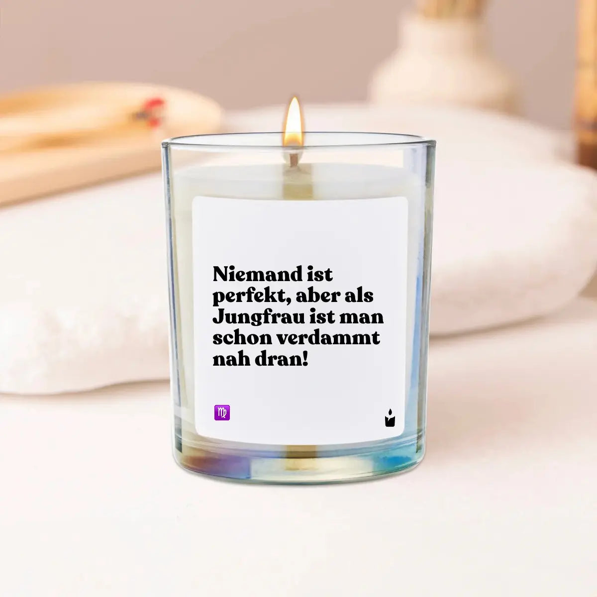 Duftkerze Rainbow Woody Niemand ist perfekt, aber als Jungfrau ist man schon verdammt nah dran! von ChattyCandles