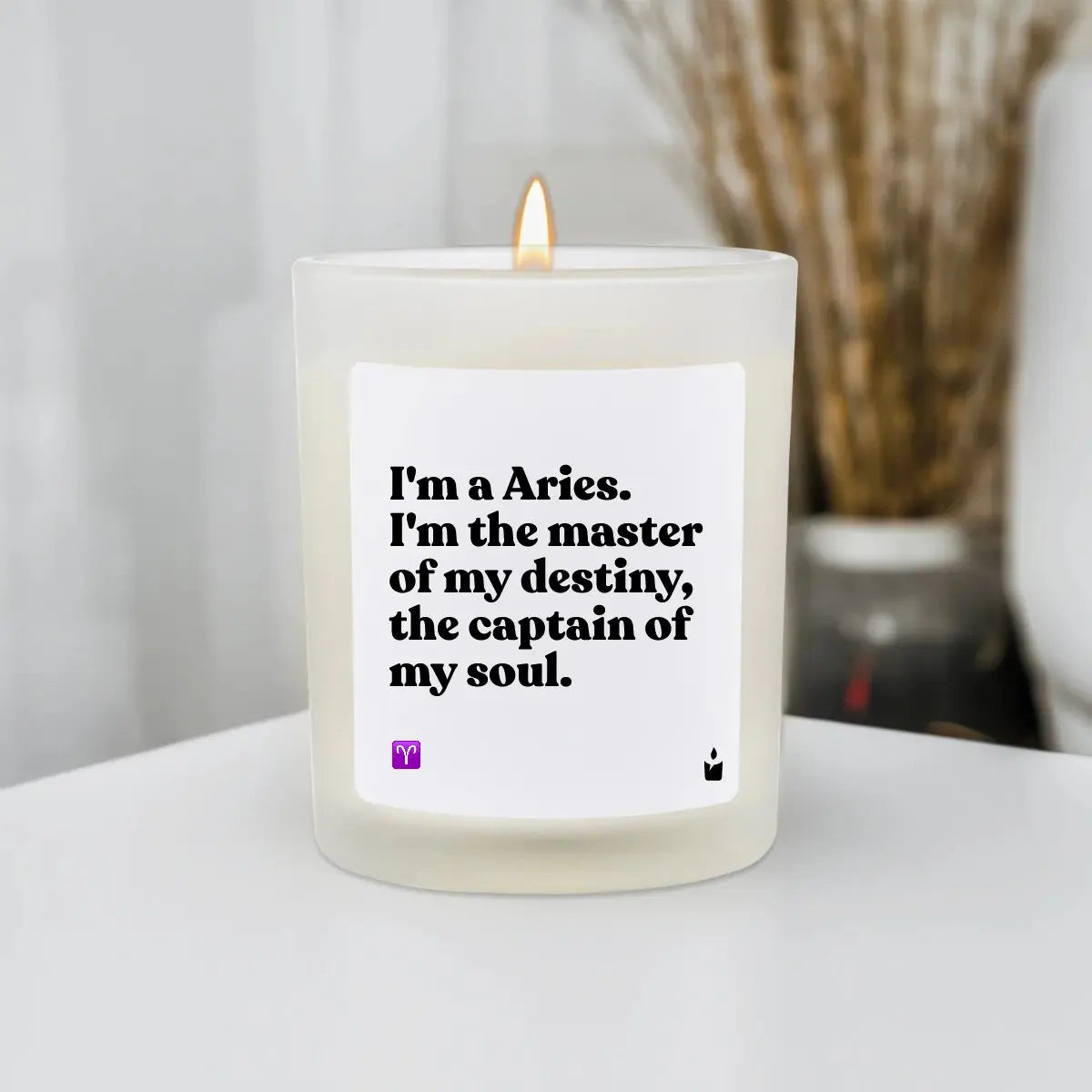 Duftkerze Weiss Woody I'm a Aries. I'm the master of my destiny, the captain of my soul. von ChattyCandles