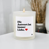 Duftkerze Weiss Woody Die Antwort ist immer Liebe. von ChattyCandles