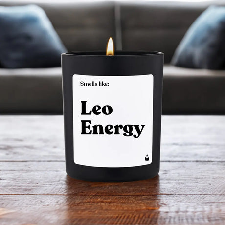 Duftkerze Schwarz Woody Smells like: Leo Energy von ChattyCandles