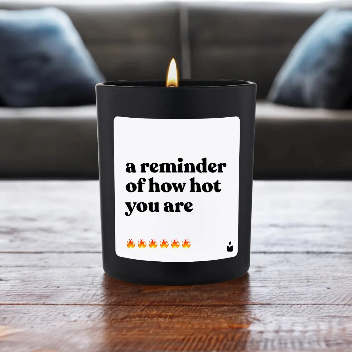 Duftkerze Schwarz Flowery A reminder of how hot you are von ChattyCandles